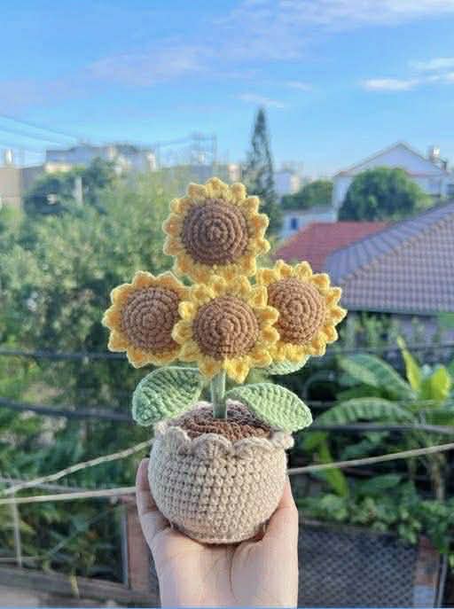 Everlasting Sunflowers – Hand-Crocheted Flower Pot